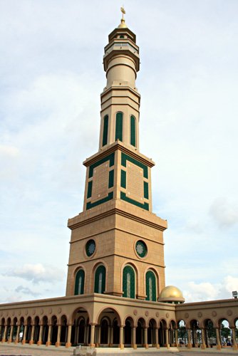 menara99asmahusna 1 - Mosques in Indonesia