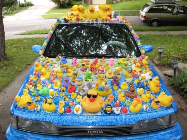 carhumorfunnyjokeTheDuckmobileArtCar-1.jpg