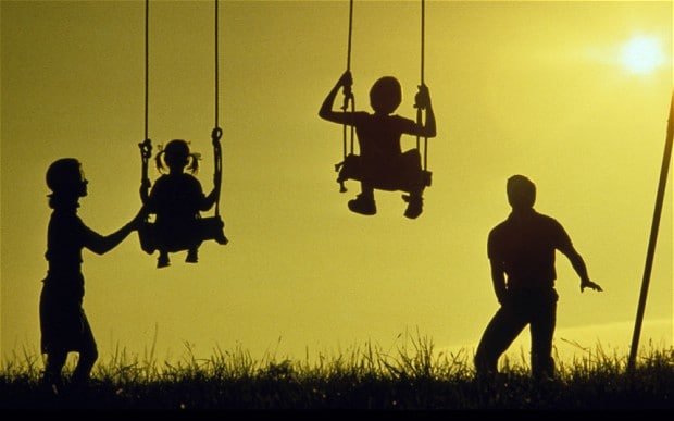 childrenplaying_2539477b-1.jpg