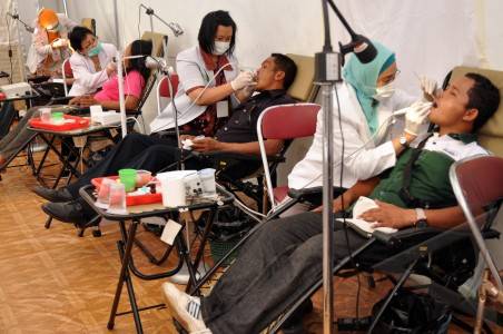 pengobatangratiswaisak01-1.jpg
