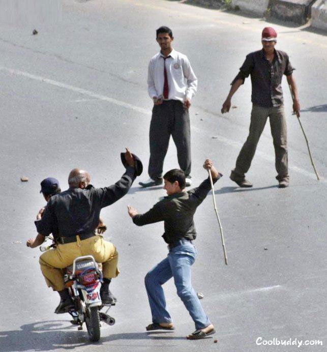 Pakistani_Police-1.jpg