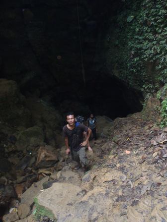 cavesinAlutila_zps3ab9810e-1.jpg
