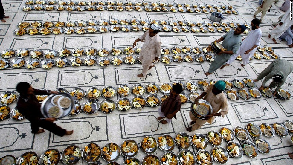 13071211174207ramadan0712horizontallarge 1 - Ramadhan 2013 around the world in pictures