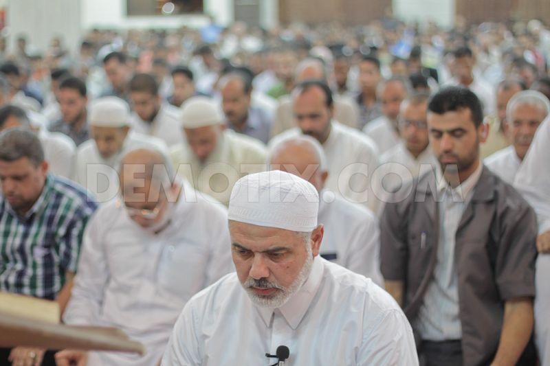 1373414780ismailhaniyaattendsfirsttarawe 1 - Ramadhan 2013 around the world in pictures