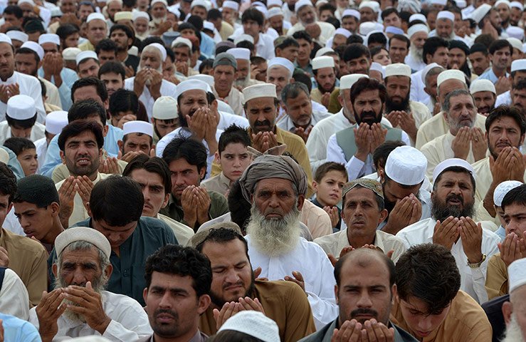 AfghanrefugeesandPakis012 1 - In pictures: Eid al-Fitr 2013