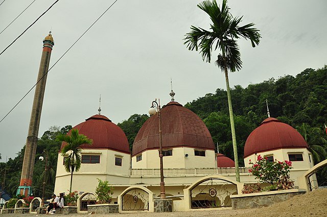 640pxMasjidagungsawahlunto-1.jpg