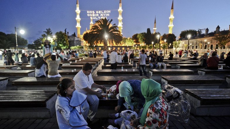 9b8387a66a0e40a5ac52f135667543b6 16x9 78 1 - In pictures: Ramadhan 2014 around the world