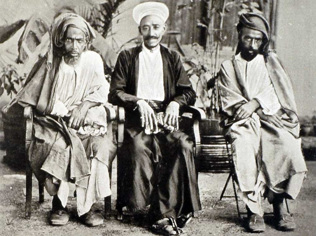 bahrainhajjis1880 1 - Fascinating Photos of Pilgrims in 1880