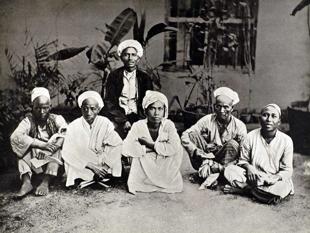 sumatrahajjis1880 1 - Fascinating Photos of Pilgrims in 1880