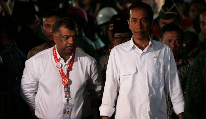 287547 presidenjokowidiikuticeoairasiato 1 - Indonesia AirAsia Plane Missing