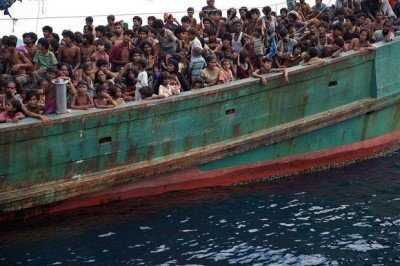 c1 563295 620x413400x266 1 - Myanmar Muslims persecuted and dying in ocean