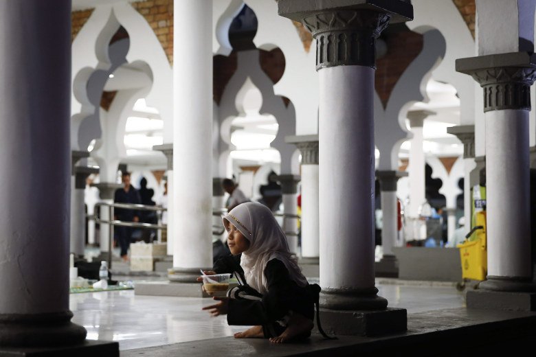 06182015Ramadan9780x520 1 - In pictures: Ramadhan 2015 around the world