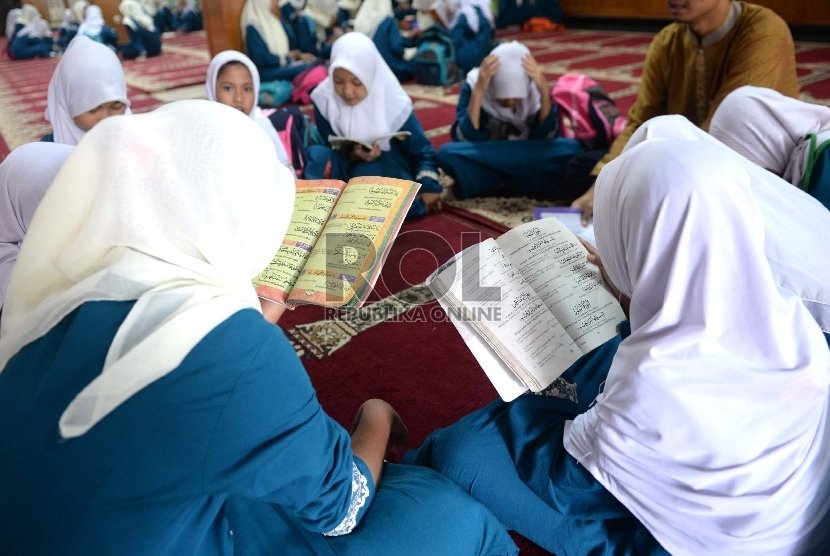 pesantrenramadhanpelajarmengikutipesantr 1 - In pictures: Ramadhan 2015 around the world