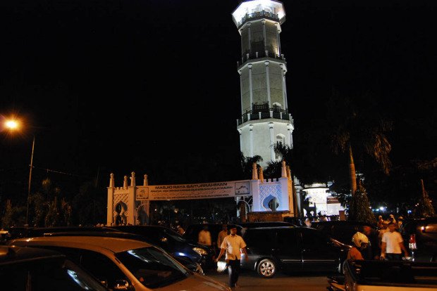 tarawih web5620x414 1 - In pictures: Ramadhan 2015 around the world