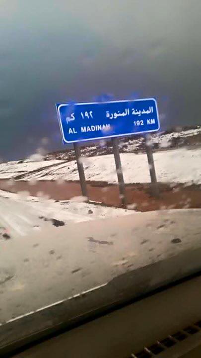 6WnXkOF 1 - snow in saudi arabia