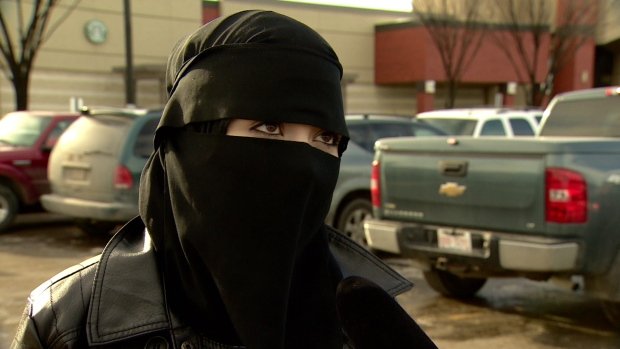 burka 1 - Edmonton Muslim teen says she forgives shop owner who kicked her out