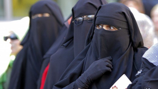 niqab 1 - Danish school bans wearing the niqab in the classroom