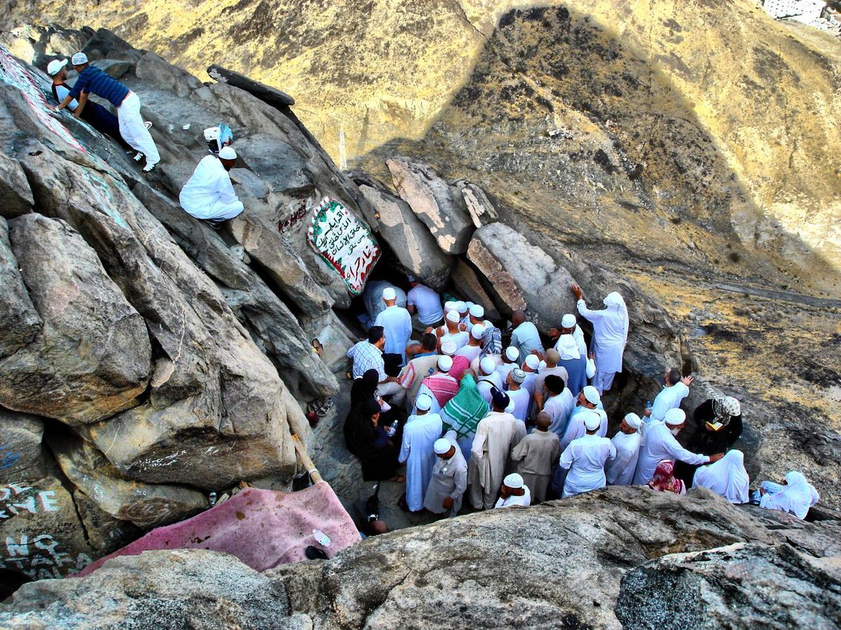 1200pxHira maC49FarasC4B1 1 - Historical Places in Makkah Al-Mukarramah