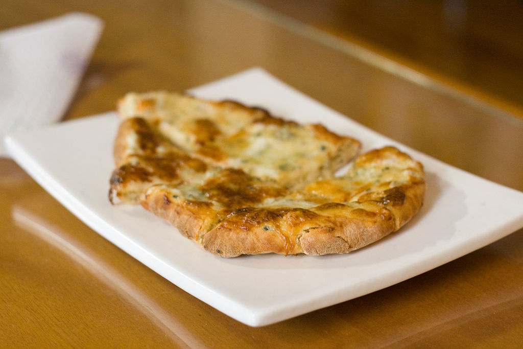 1024pxCheese_Naan-1.jpg
